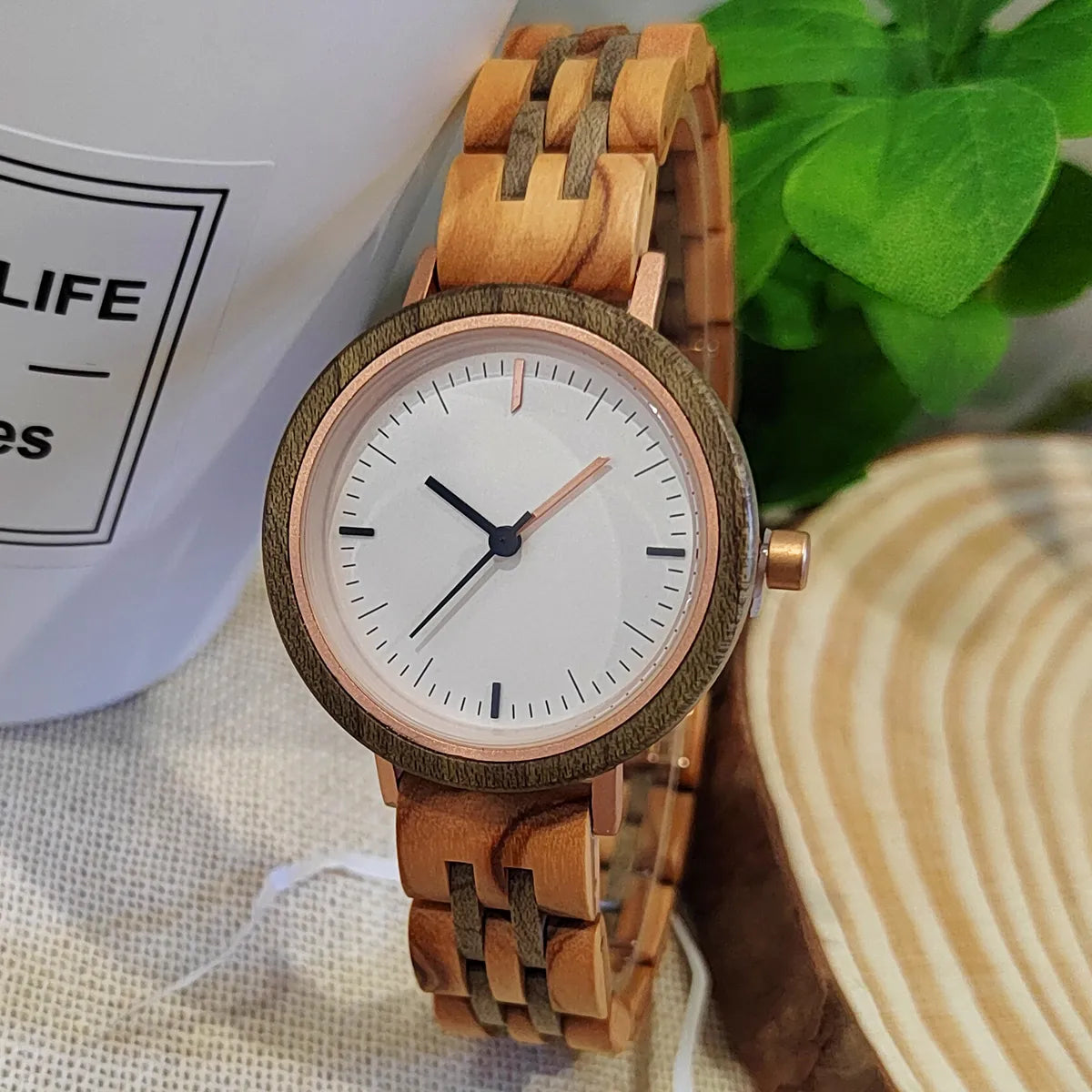 Compact and Exquisite Retro Lady Wood Wrist Watch For Women Wife Girlfriend Clock Waterproof Quartz Wooden Watches for Ladies